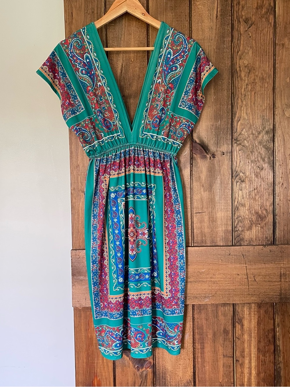 Forever 21 Green Paisley Border Print Knee Length Plunge V Neck Dress Medium